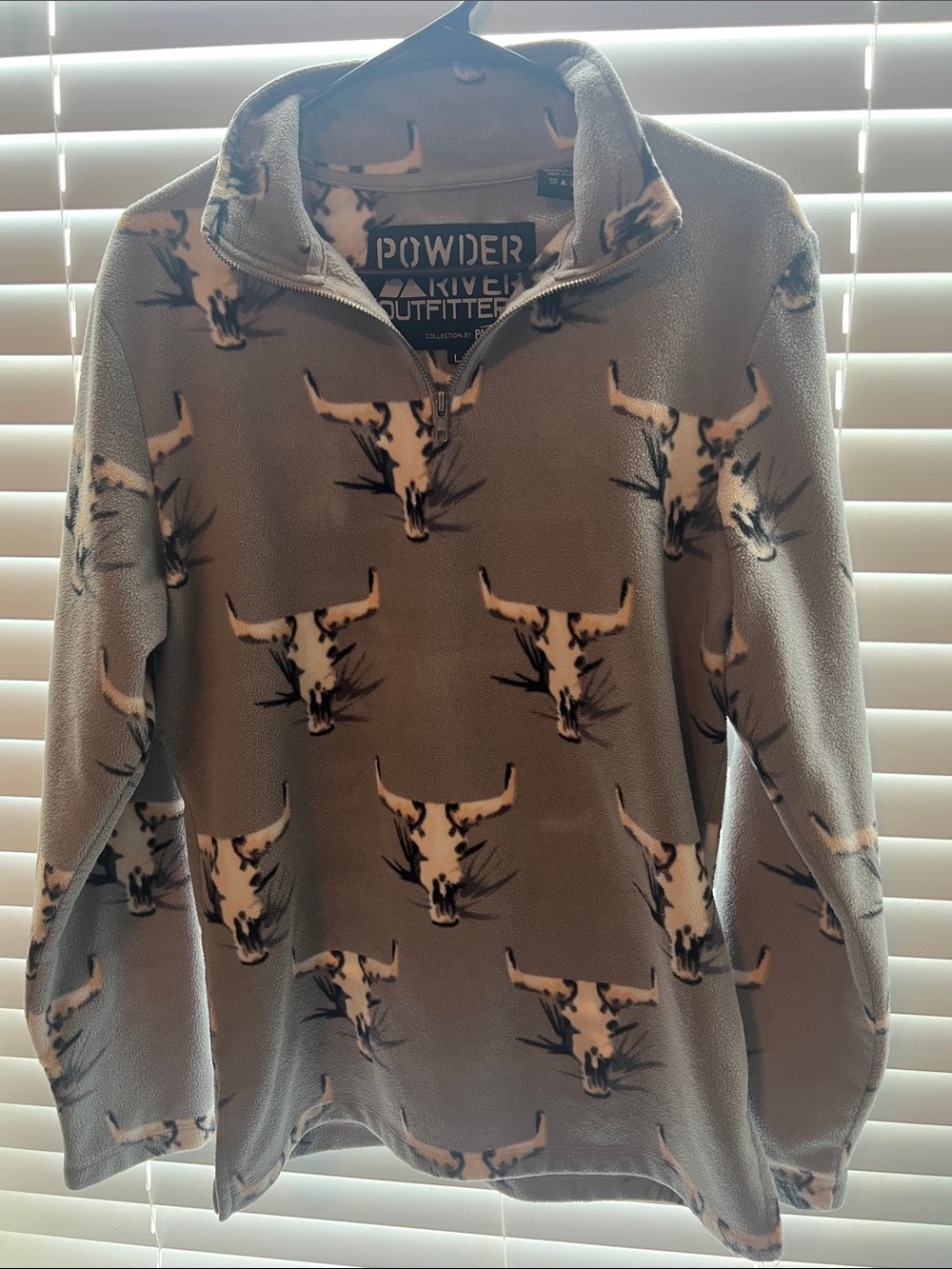 Women’s Grey Fleece Pullover with Steer Skull Print